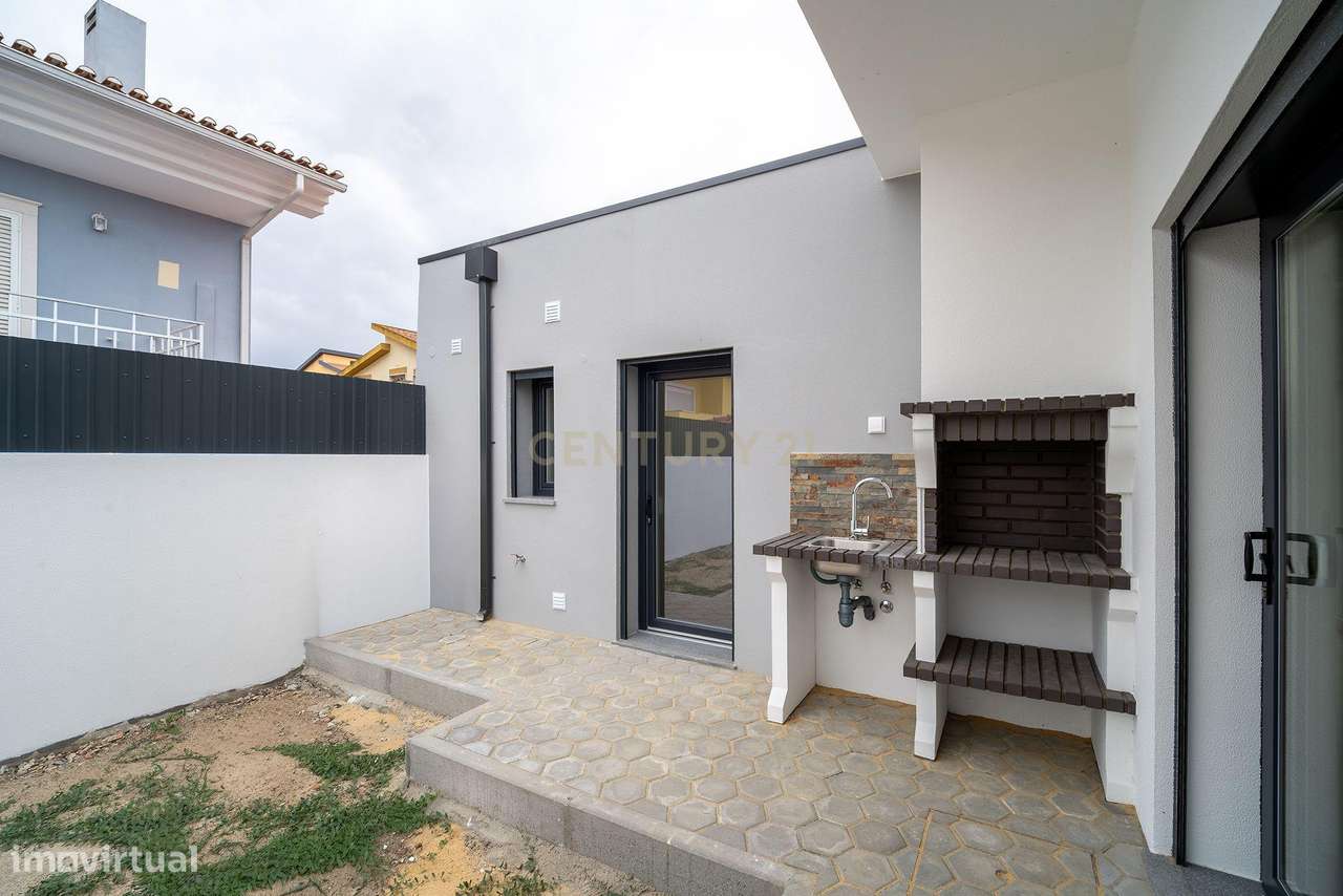 Moradia Nova térrea T3+1 em Fernão Ferro, Seixal-50