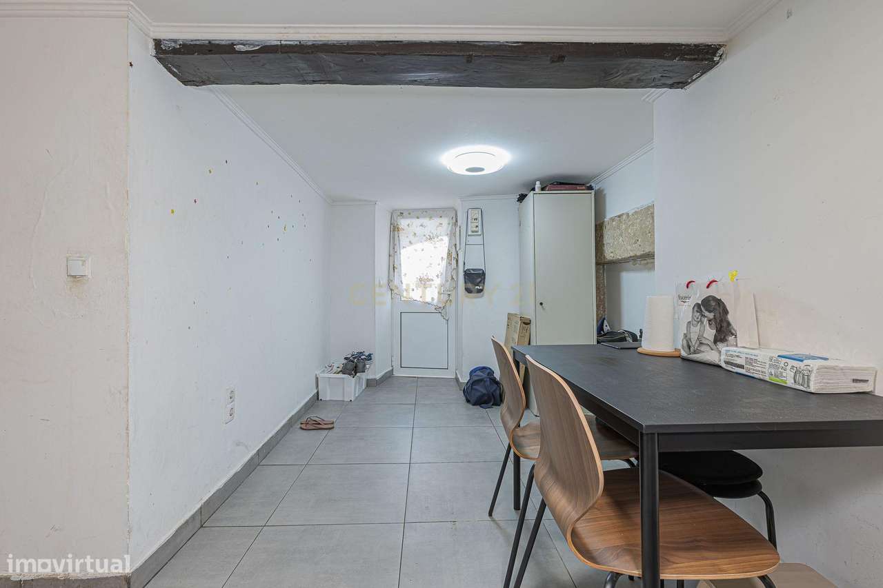 PRÉDIO TOTALMENTE RENOVADO EM FRIELAS – INVESTIMENTO COM RENTABILIDADE-34