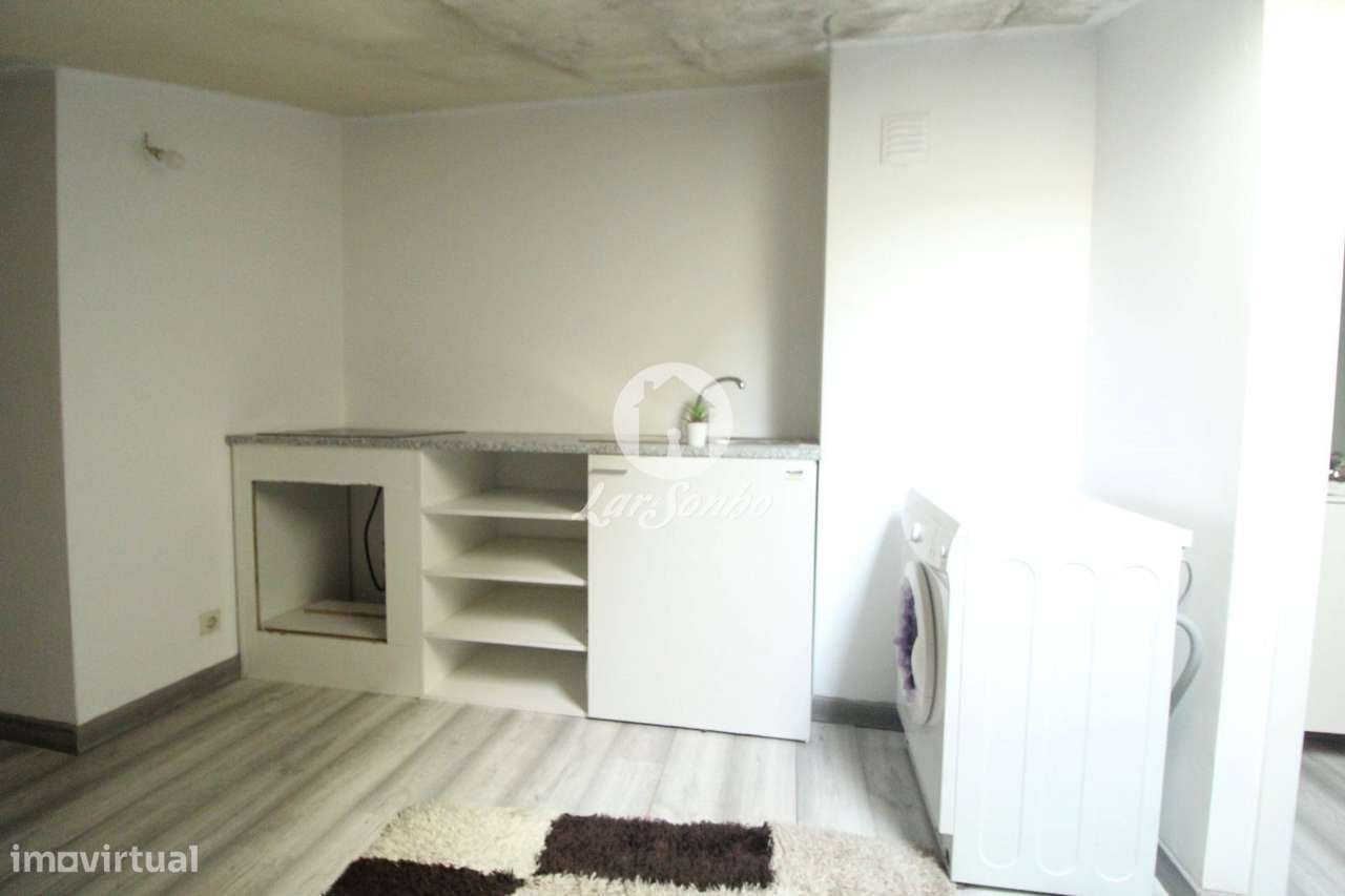 Apartamento T2, situado em Arcozelo, a 2,5km da Praia-27