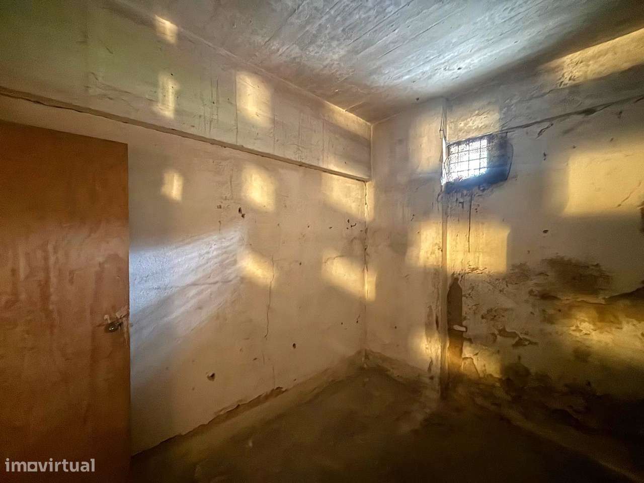 Apartamento T3 para remodelação total nos Olivais-20