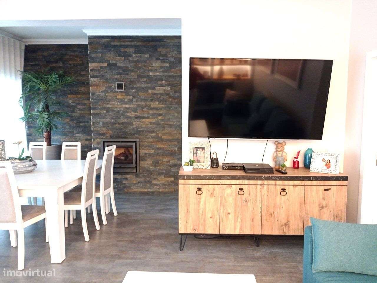 Moradia T3+1 no centro de Pataias-2