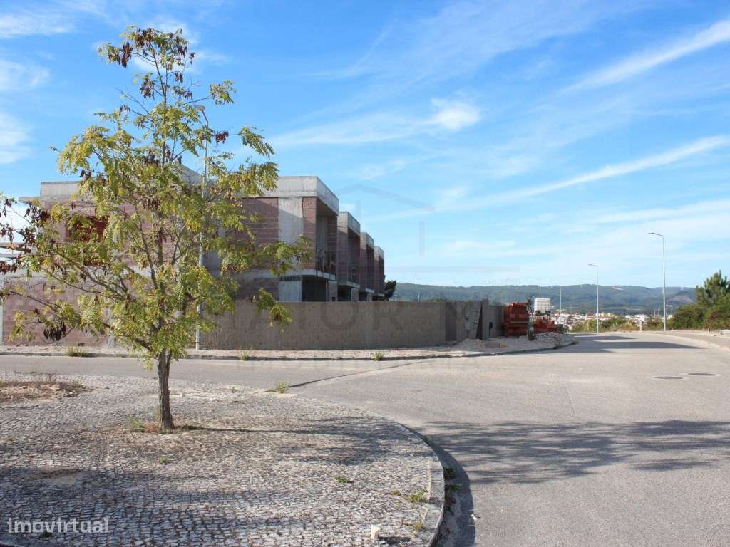 Moradias T3 em construção na urbanização Fonte Lagoa, Rio Maior-24
