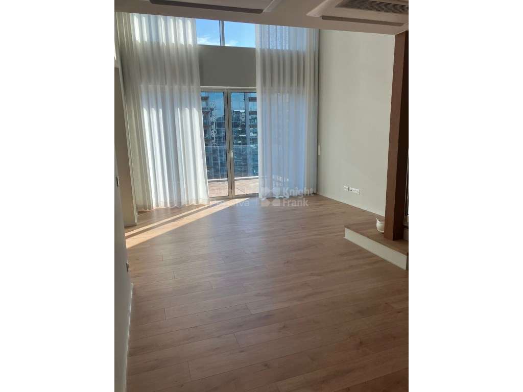 Apartamento T3+1 duplex com terraço entre Monsanto e Miraflores - Grande imagem: 5/41