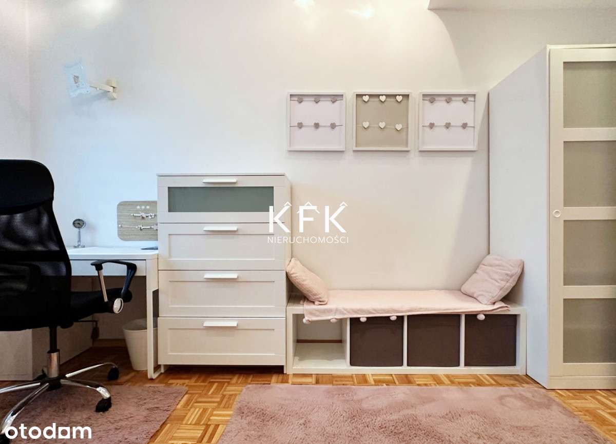 Pierwsze piętro Balkon Oddzielna Kuchnia FILM-9