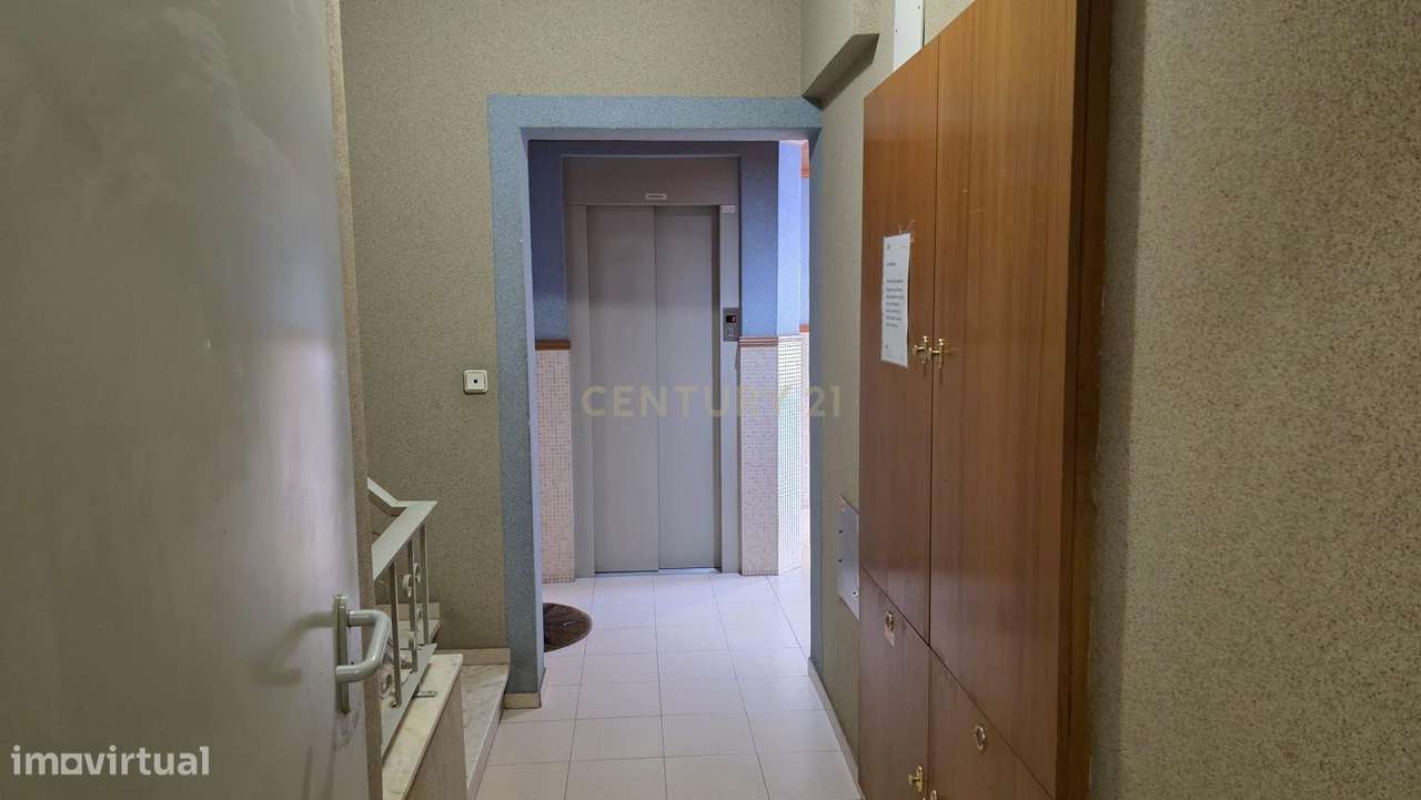 Apartamento T2 com parqueamento extraordinário  e mesmo ao lado arreca - Grande imagem: 4/32