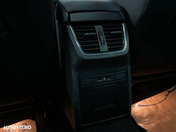 Skoda Octavia Combi Diesel 1.6 TDI DSG Style - 33