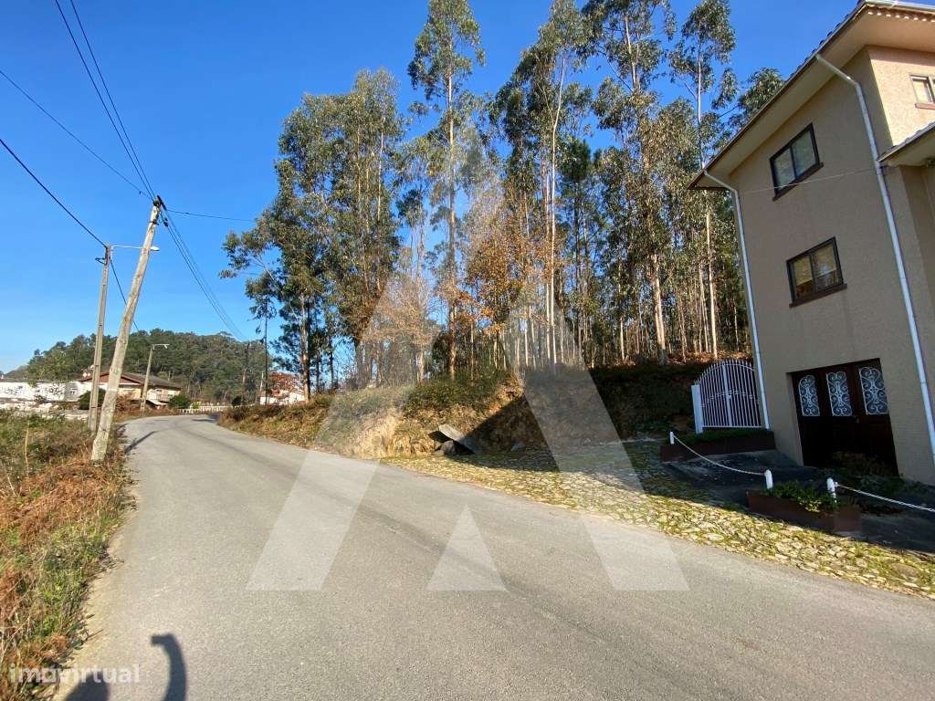 Terreno urbanizável próximo do Centro Histórico de Santa Maria da F... - Grande imagem: 4/5