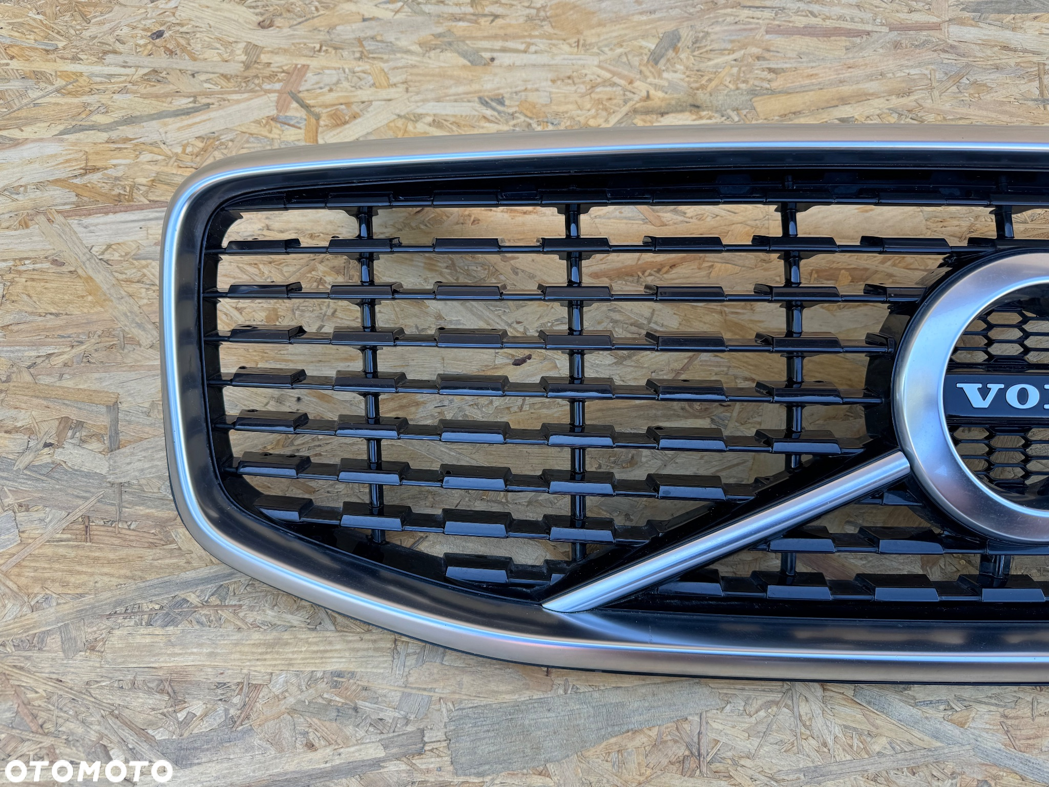 GRILL ATRAPA CHŁODNICY VOLVO XC60 II 2 17+ R-DESIGN 31425534 ORYGINAŁ - 2