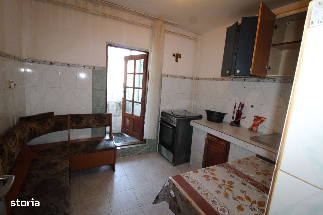 Apartament 3 camere, 67 mp, decomandat, etajul 1, zona Debarcader-3