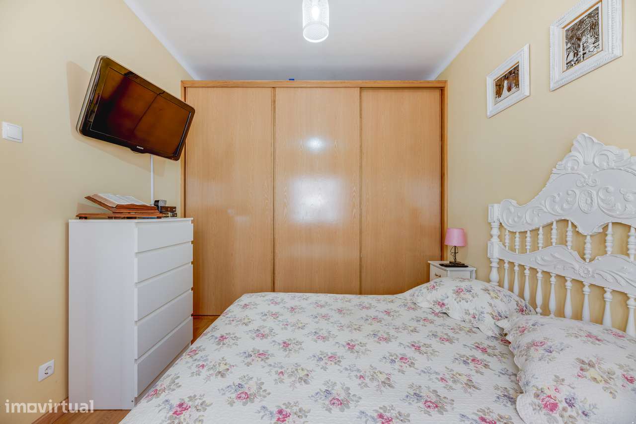 MORADIA T3 TRANSFORMADA EM T2 | GARAGEM | 221M2 | ARRUDA DOS VINHOS-9