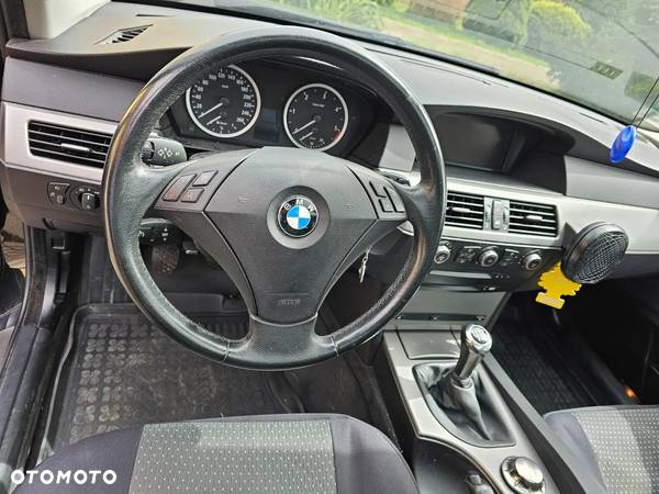 BMW Seria 5 525d - 8