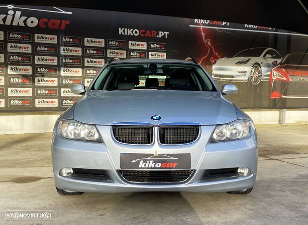 BMW 320 dA Touring Exclusive - 2