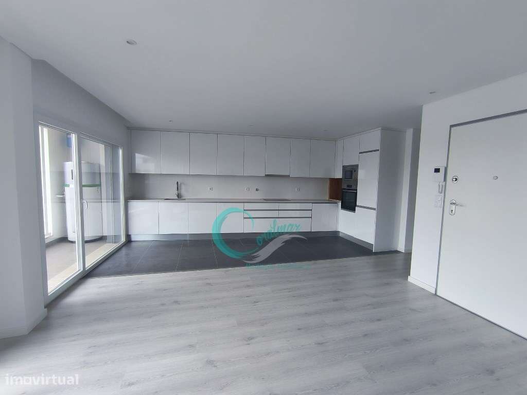 Apartamento T1 com arrumos na Quinta da Fábrica, Vale de Milhaços - Grande imagem: 2/6