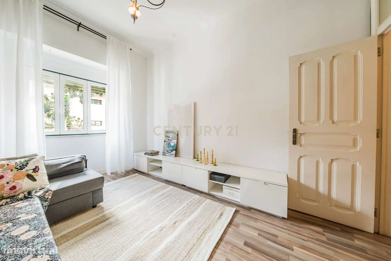 T2 com Amplo Terraço Privativo em Lisboa-10