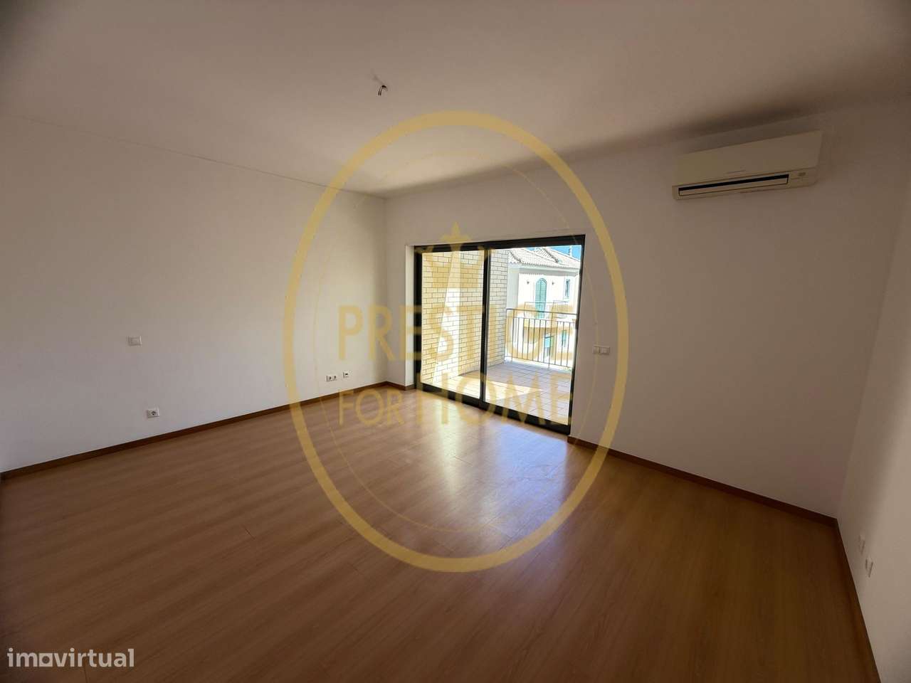 Moradia T5 com Piscina e Garagem Fechada em Condomínio Privado – Boliq-32