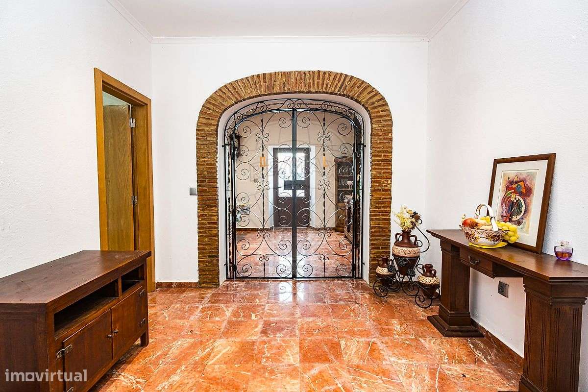 Moradia T4 para venda-4