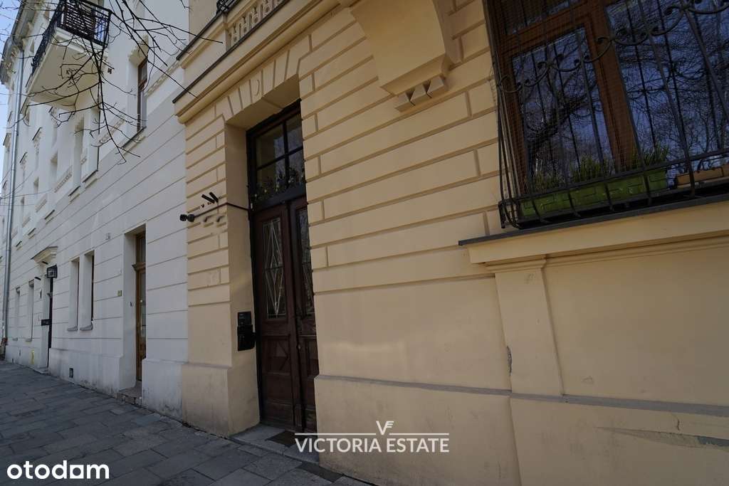 Duży apartament w pięknej kamienicy przy parku-11