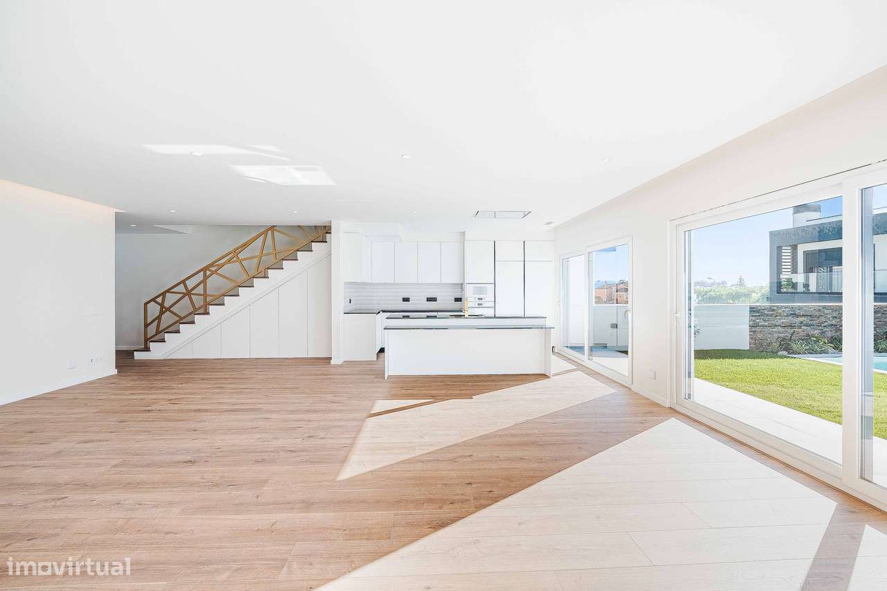 Elegante moradia T4 de arquitetura contemporânea em Albarraque-11