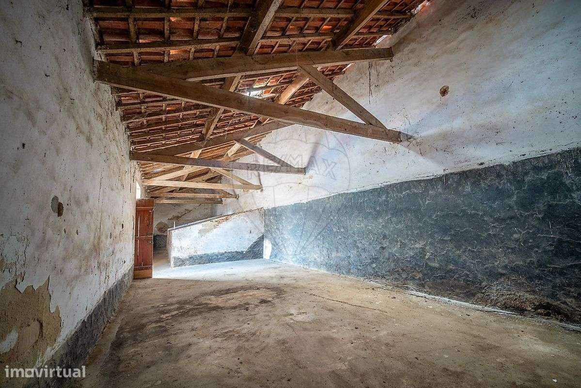 Moradia T4 para venda-25