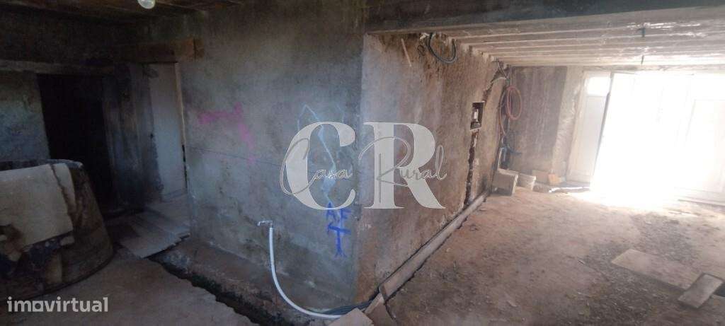 Moradia para restaurar-13