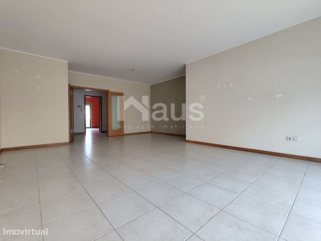 T3 com varanda Garagem e 1 lugar de parqueamento - Vila Serena-5