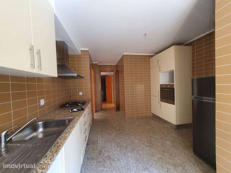 Apartamento em Maia, Moreira-9