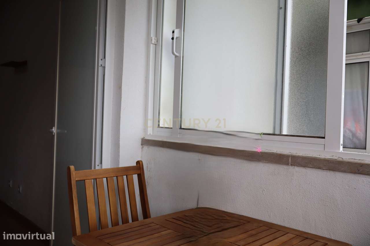 Apartamento T2+1 - Vale da Amoreira-9