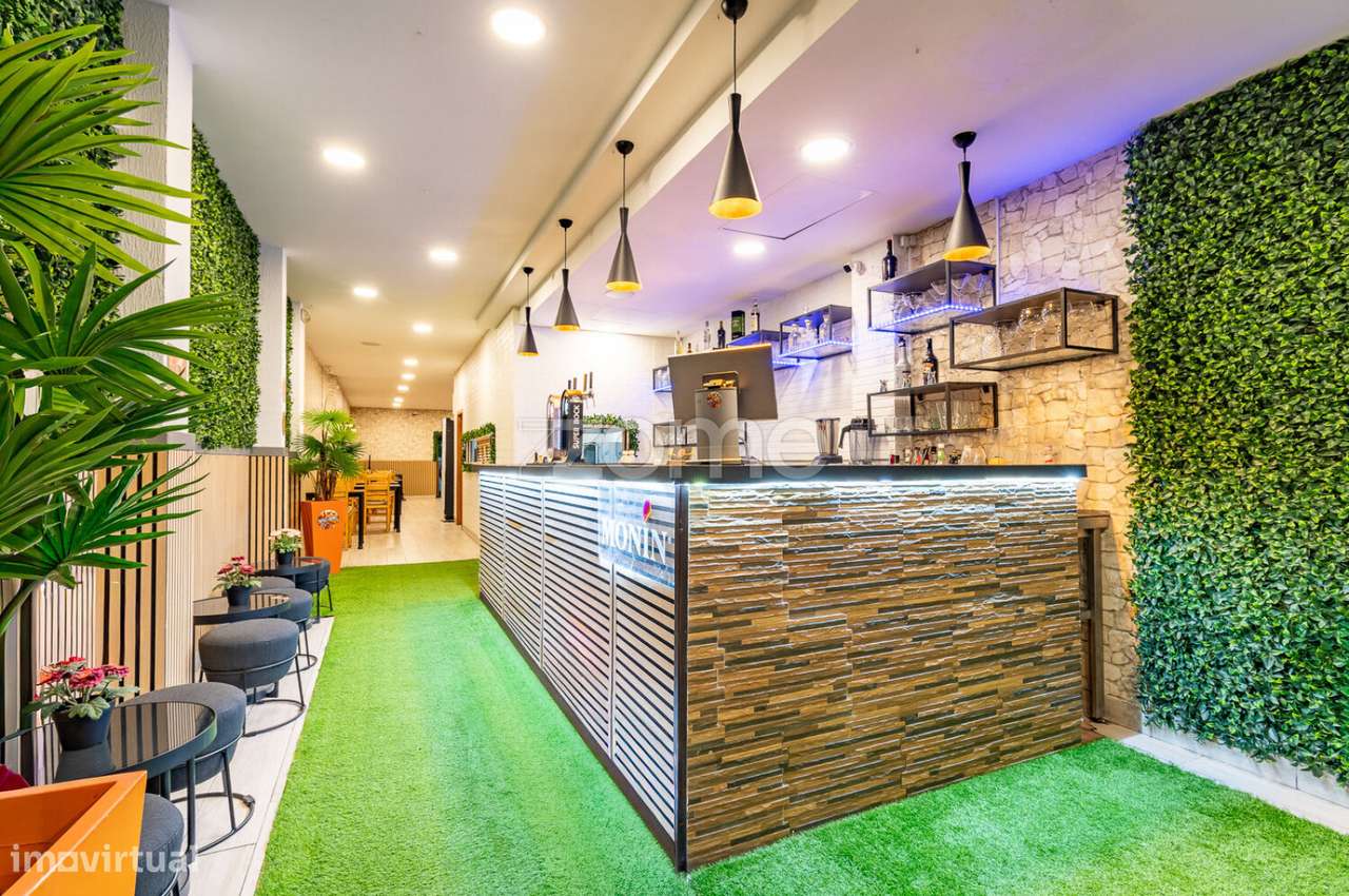 Trespasse de Restaurante - Rua do Amial, Porto. - Grande imagem: 2/47