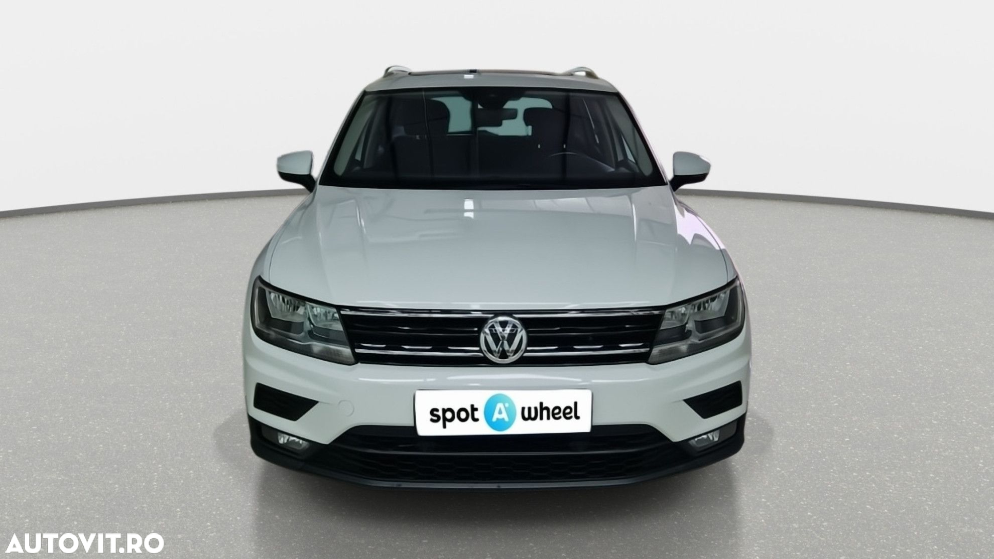 Volkswagen Tiguan - 2