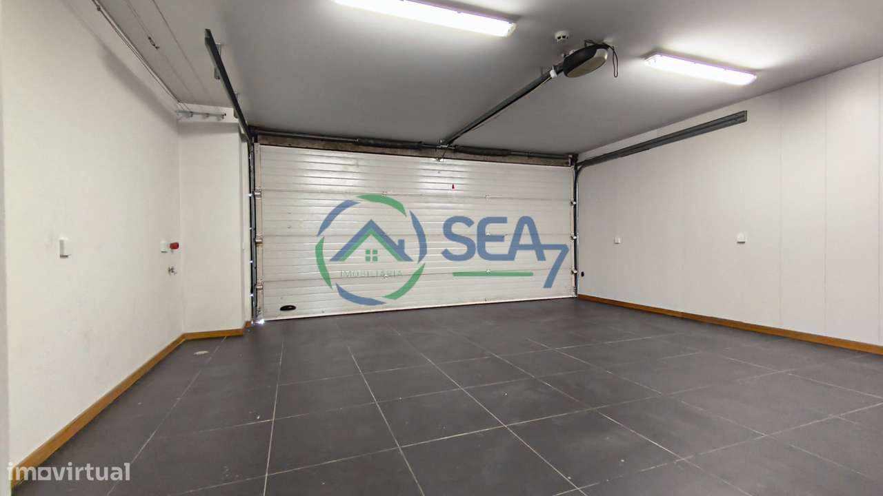 Moradia T6 com grande terreno, Meadela-52