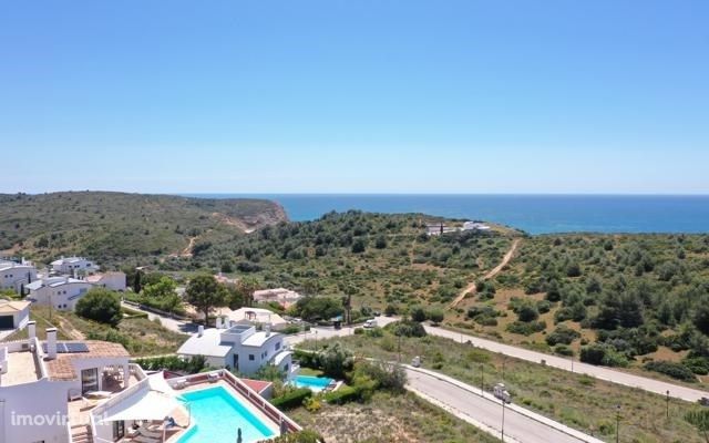 LOTES URBANOS ENTRE BURGAU E SALEMA