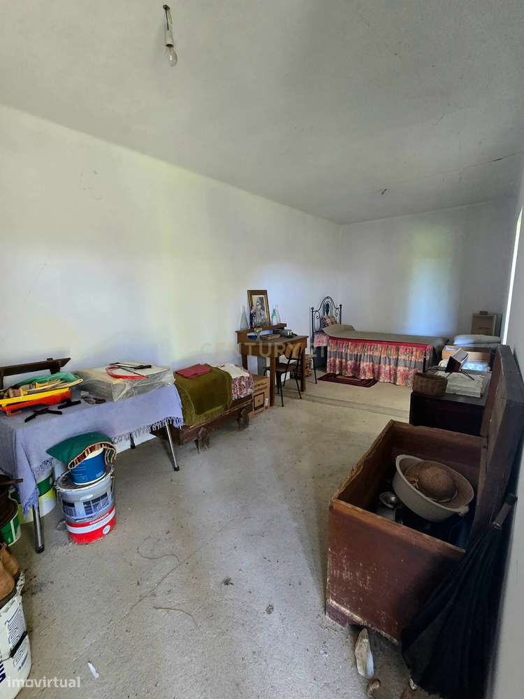 Moradia T3 com 2000 m² de Terreno, Poço, Forno Tradicional e Garagem –-27