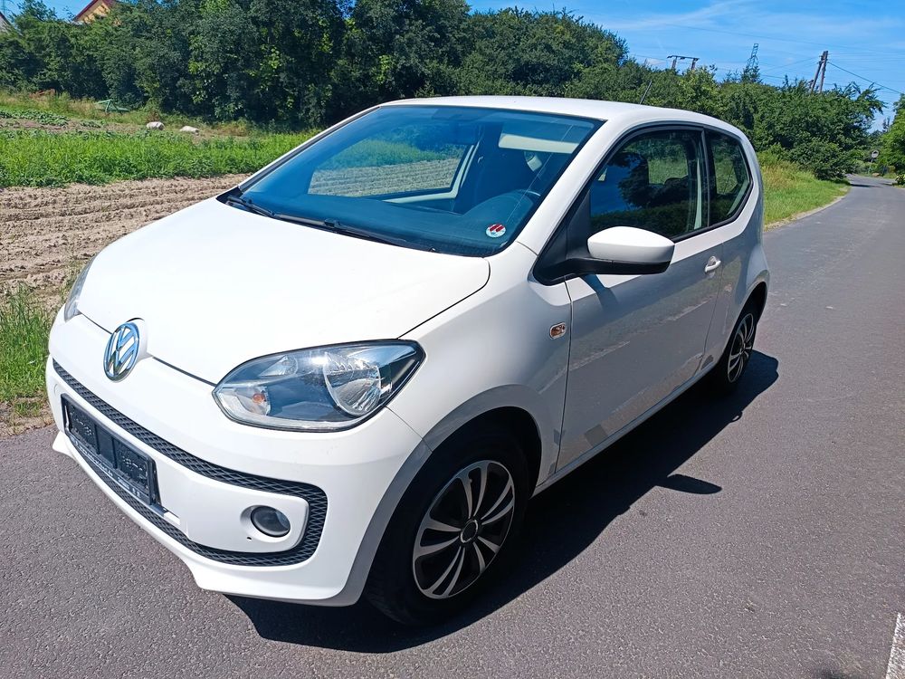 Volkswagen Up! white 2016