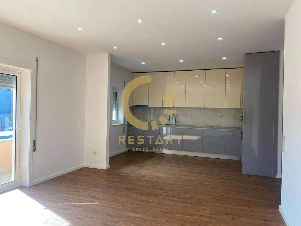 T3 em Águas Santas com 3 frentes, totalmente renovado com muita lumino-3