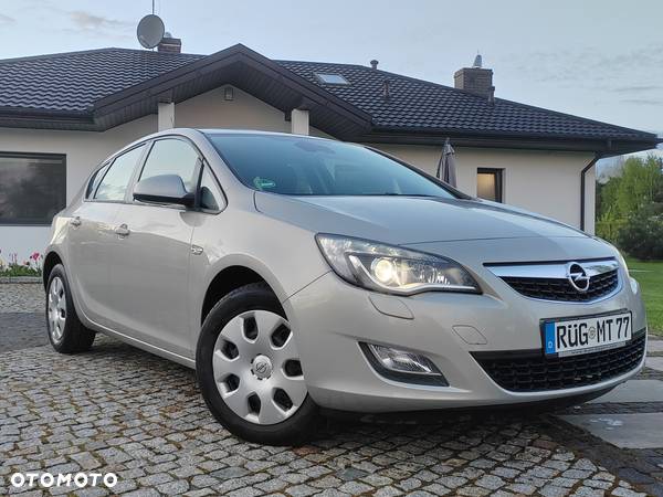 Opel Astra 1.6 Color Edition - 1