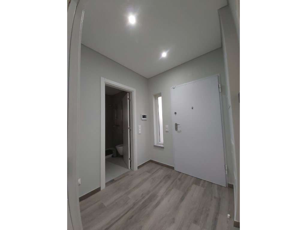 Moradia isolada T3+2, com garagem, jardim e piscina.-13