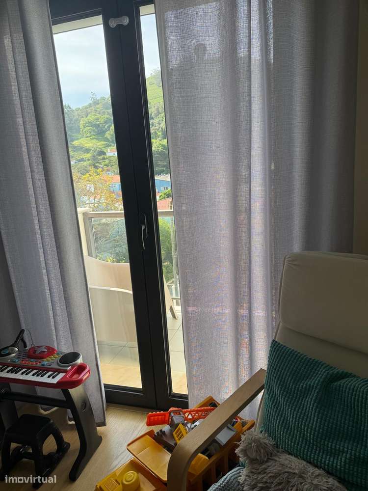 Apartamento T3 com 3 casas de banho e garagem-9