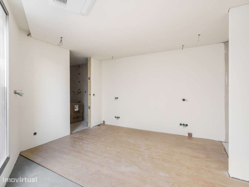 Moradia V3 Geminada com terraço e jardim, a 900 metros do mar-37