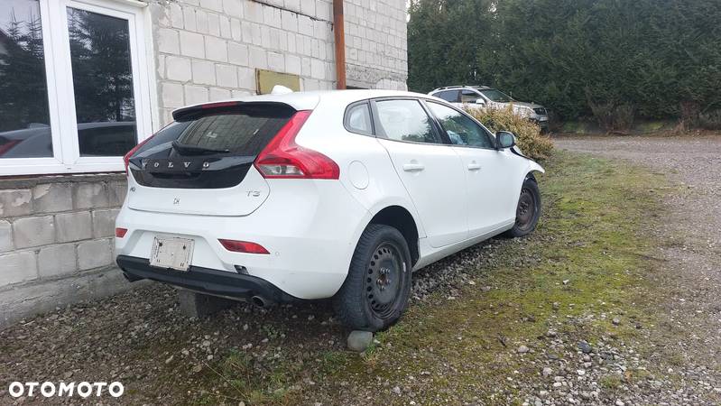 Volvo V40 T3 Momentum - 1