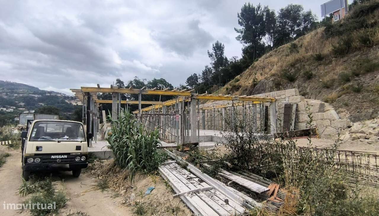 Venda de Moradia V4 em construção, em frente ao rio, Oliveira do Dou-23