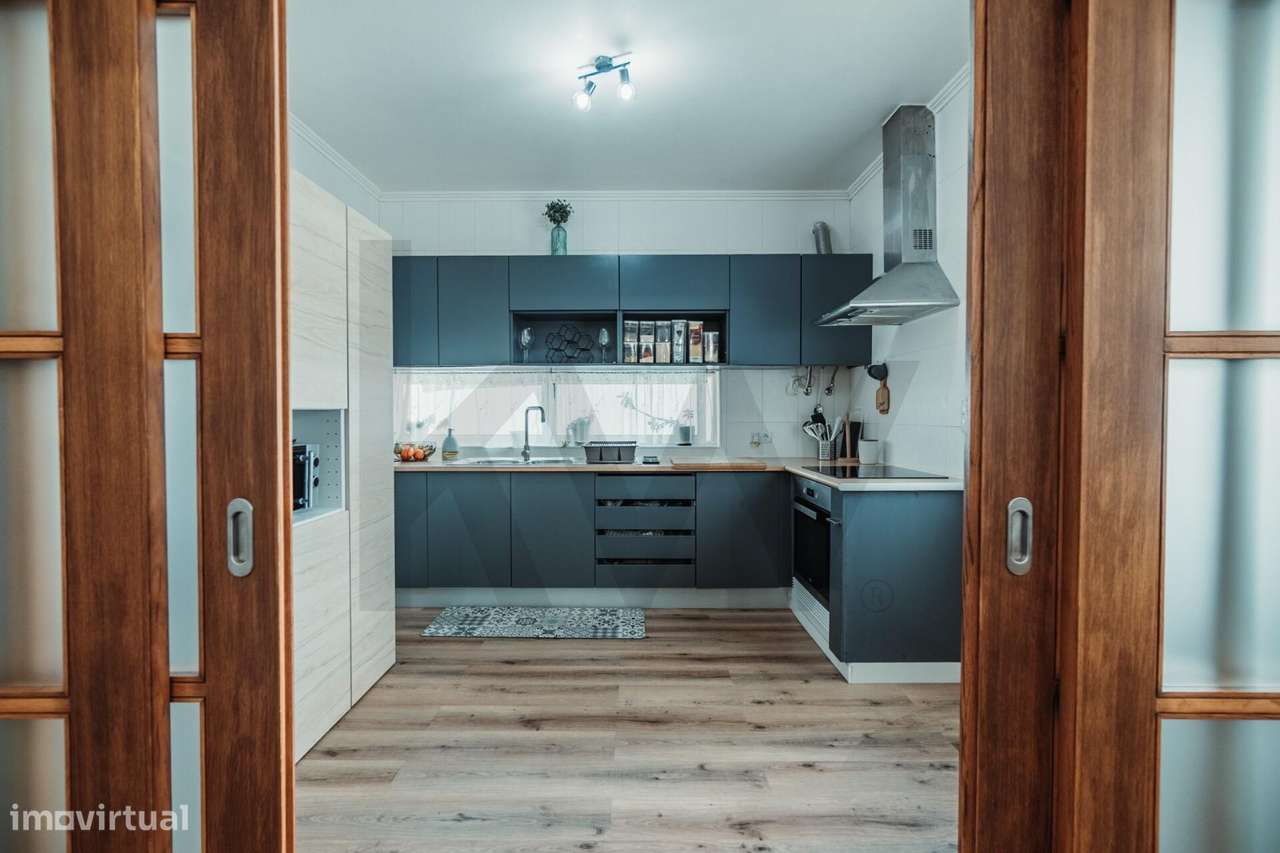 Moradia T2+1 com Garagem - Ponta Delgada-11