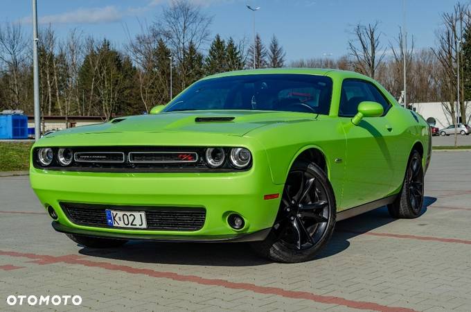 Dodge Challenger - 1