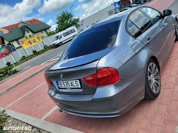 BMW Seria 3 318d - 5