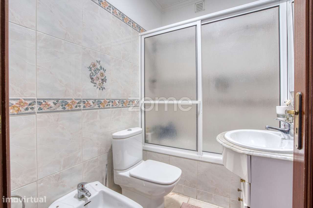 Moradia com terraço em Famões-27