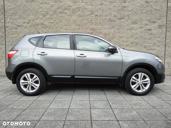 Nissan Qashqai - 2