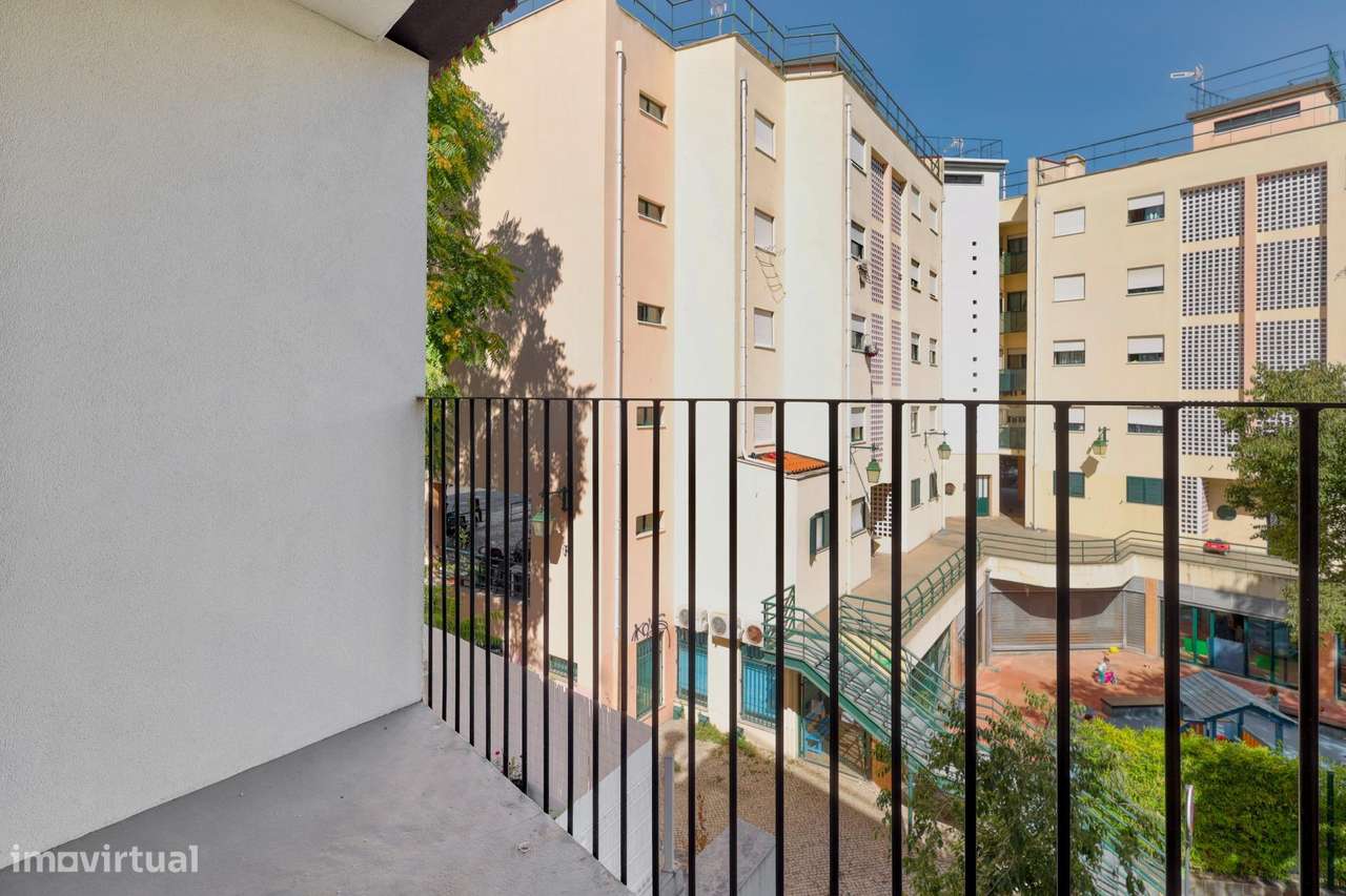 Edifício Renovado no Coração da Graça, Lisboa-21