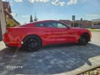 Ford Mustang 5.0 V8 GT - 4