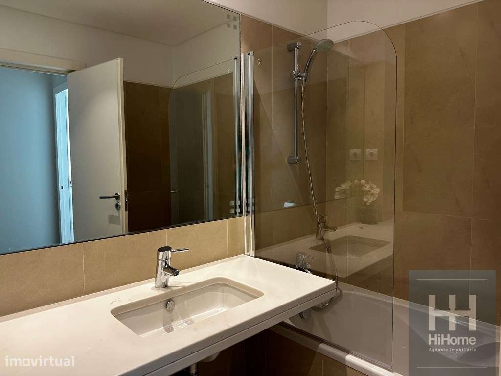 Apartamento T4 mobilado no Edificio Funchal Centrum-25