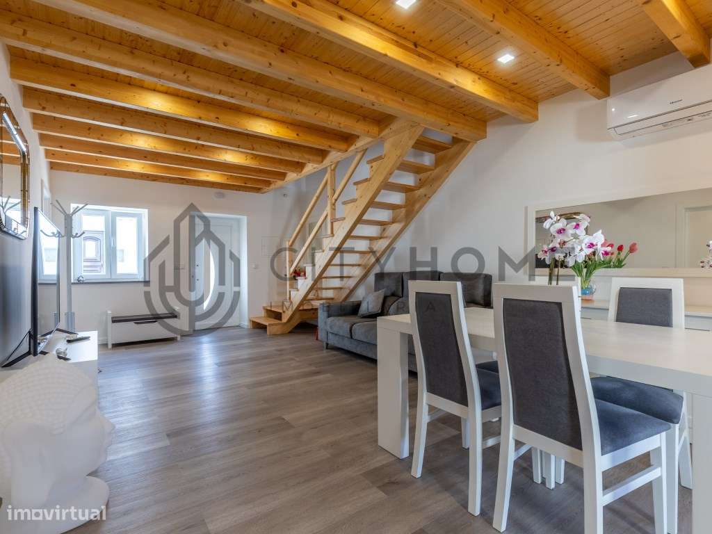 Moradia T2 Térrea recentemente Recuperada com piscina - Grande imagem: 4/33