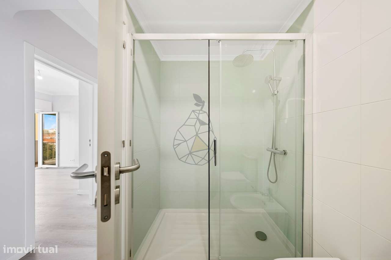 T3 central totalmente remodelado, com 2 casas de banho em Portimão-22